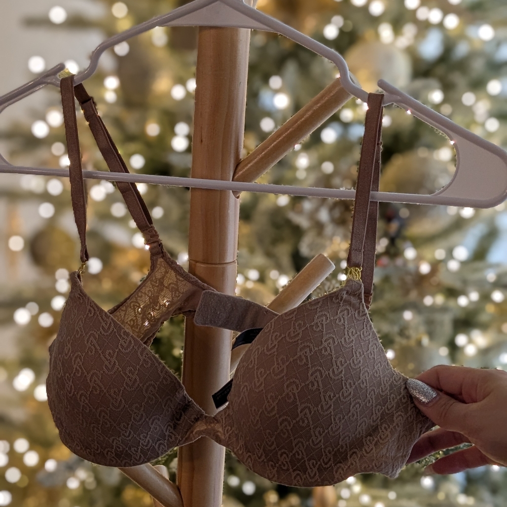 Victoria's Secret Tan Lace Bra